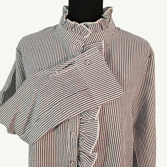 🩶Women’s Ruffle Detail Striped Button-Up Shirt | XXL (14) | NEW 🩶 - Picture 3 of 8